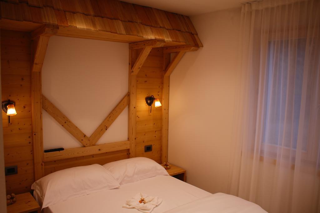B&B Augusto Мадонна-ди-Кампильо Номер фото