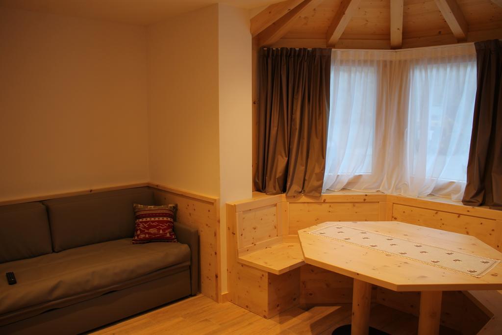 B&B Augusto Мадонна-ди-Кампильо Номер фото